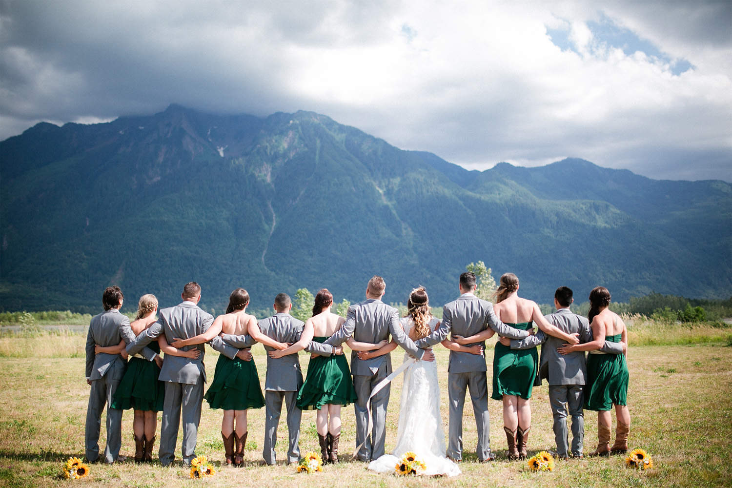 Bridal party wedding shots at Fraser River Fishing Lodge from Roxana Albusel Photography.