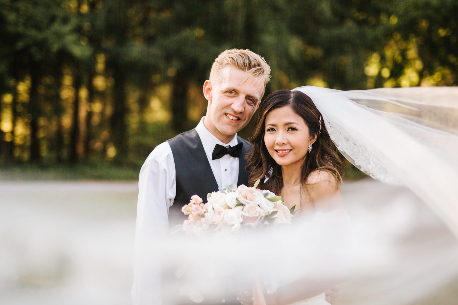 couple posing at hart house wedding