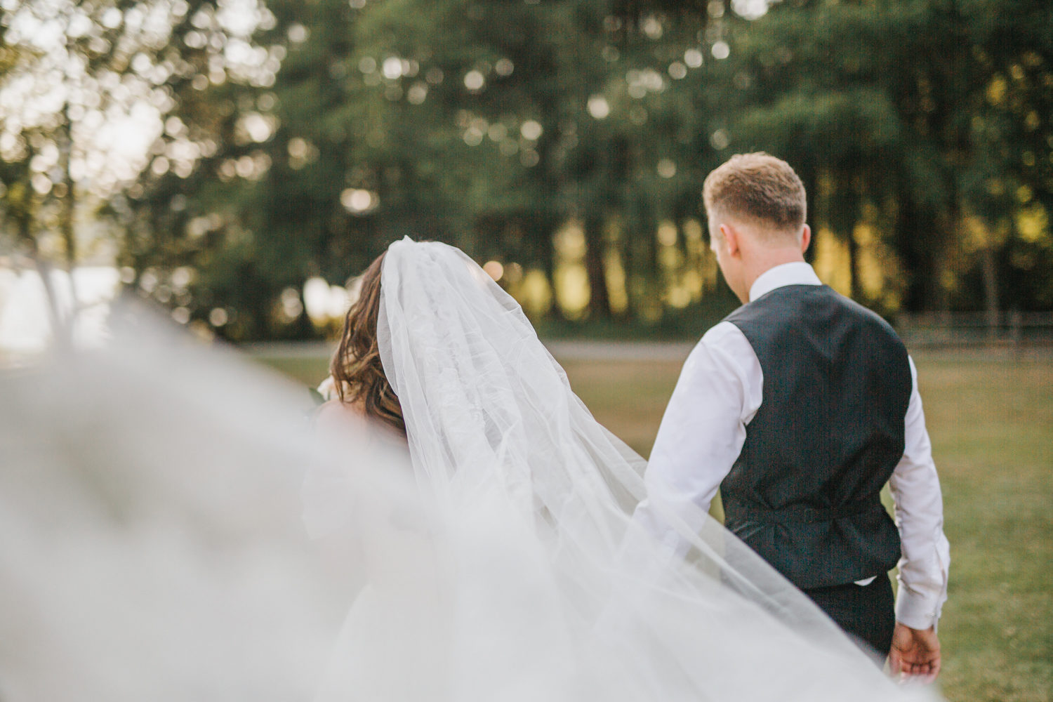 hart house wedding couple posing for photos